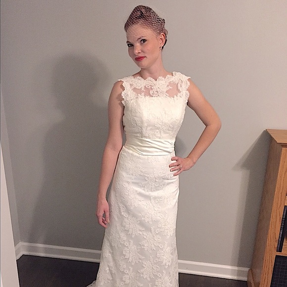 Wedding Dress - Picture 3 of 15